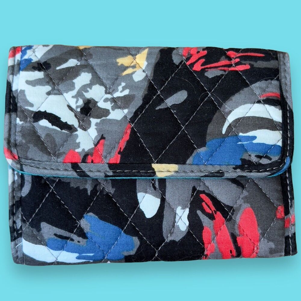 Vera Bradley Travel Wallet Splash Floral Pattern Credit Cards License IDs Cash